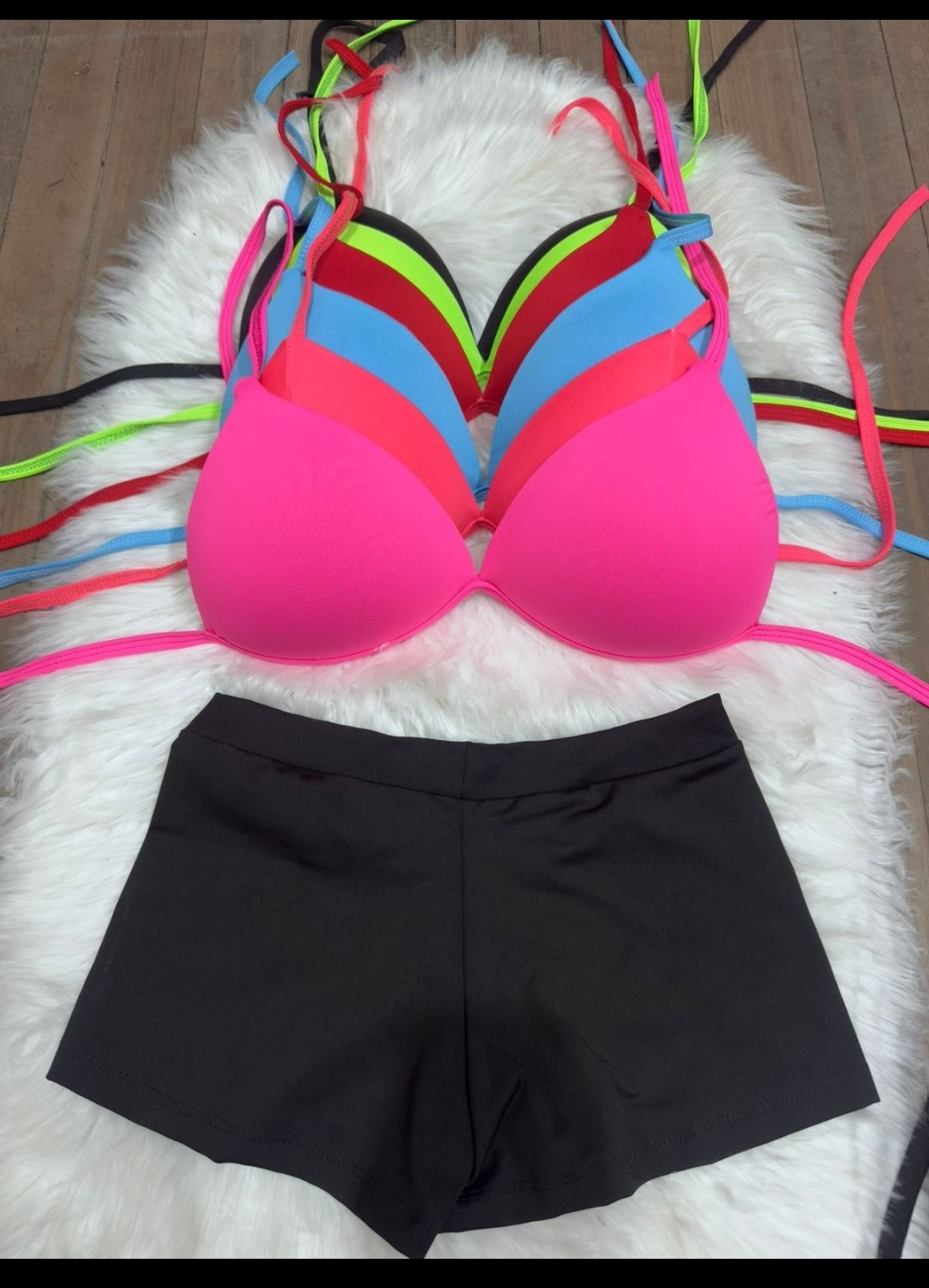 Bikini con Short Triangulo Armado sin Aro - Imagen 2