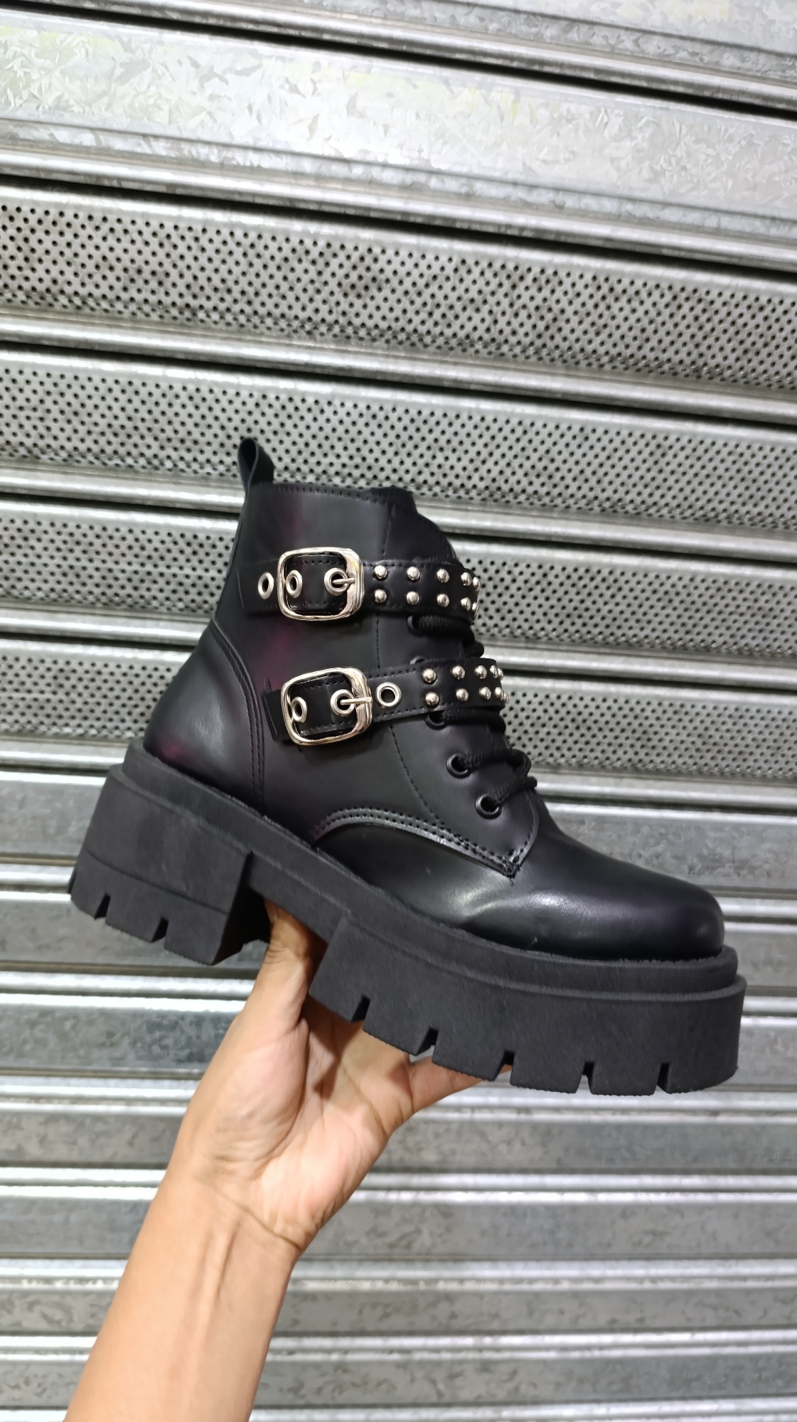 Borcegos con Tachas - Imagen 1