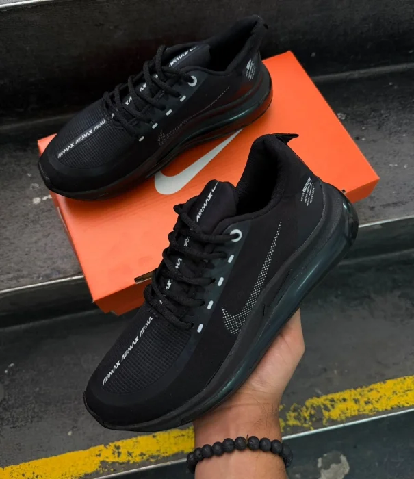 Nike Air 720 Black