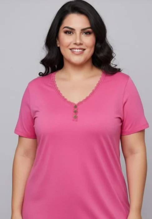 Remera con Puntilla y Botón