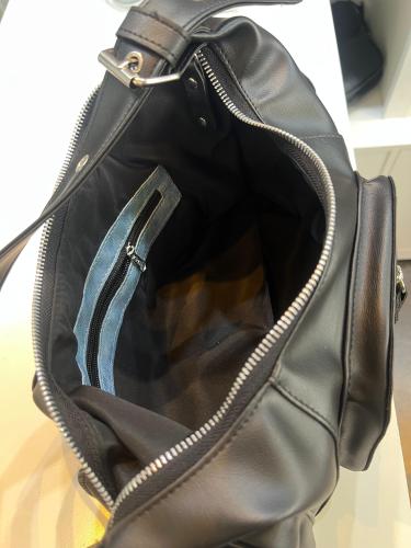 Cartera Mini Bag Baguette Cargo Bolsillos Cierre Metal - Miniatura 2
