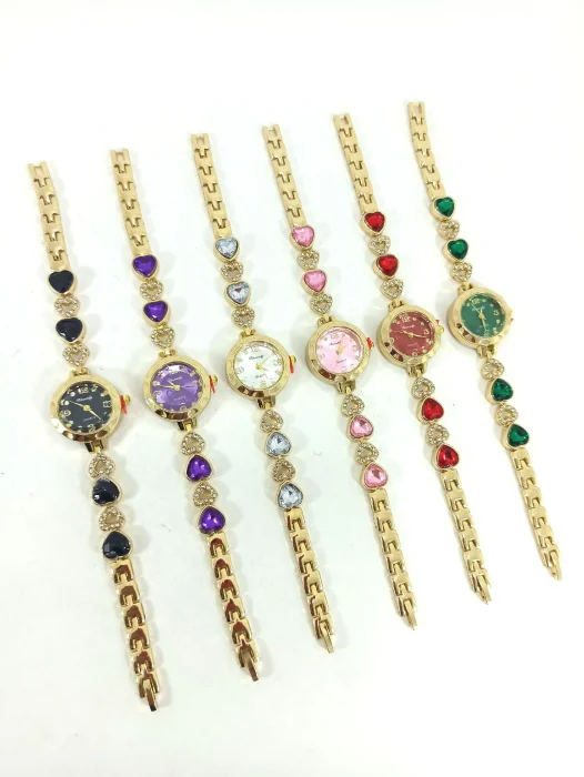 Nuevo Modelo de Reloj Pulsera con Detalles de Corazón en la Malla