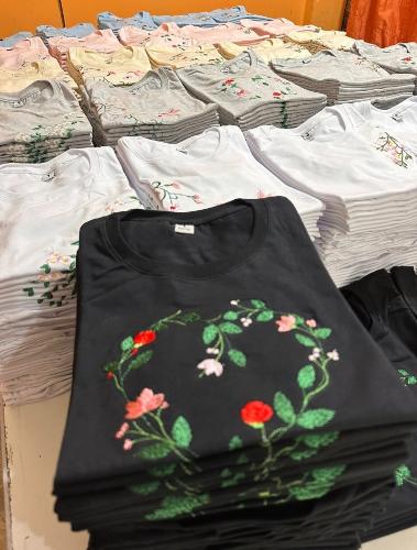 Camisetas de Mujer Bordadas - Miniatura 6