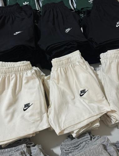 Short con Logo Bordado - Miniatura 2