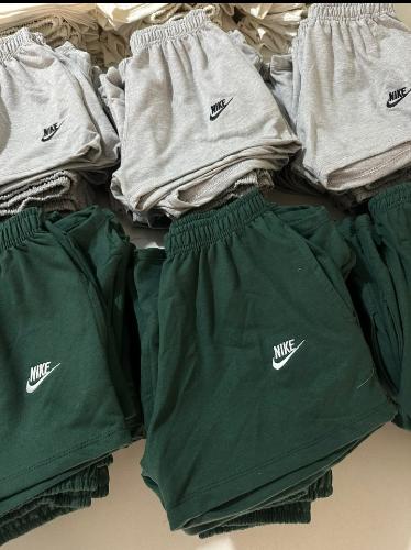 Short con Logo Bordado - Miniatura 6