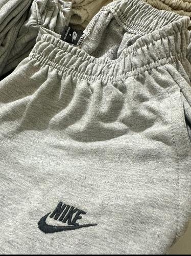 Short con Logo Bordado - Miniatura 7