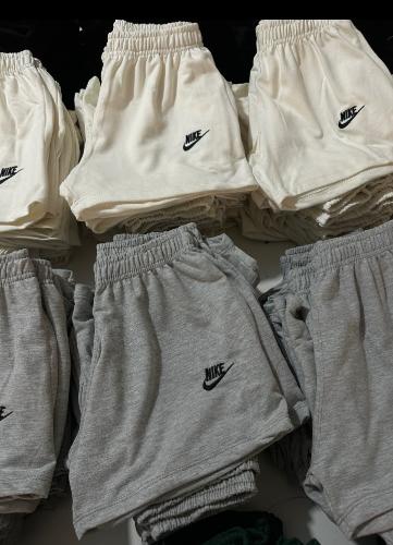 Short con Logo Bordado - Miniatura 8