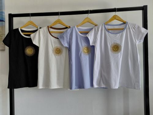 Remeras "sol de Mayo" - Miniatura 2