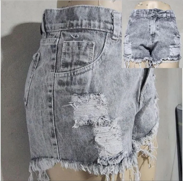 Short Mon las Locas con Rotura