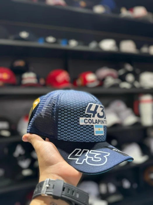 Gorras de Colapinto
