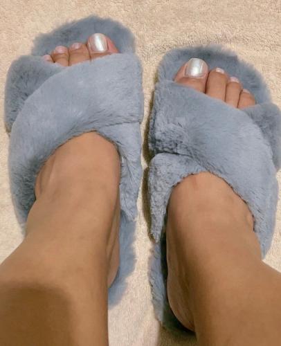 Pantufla Cruzada - Miniatura 7