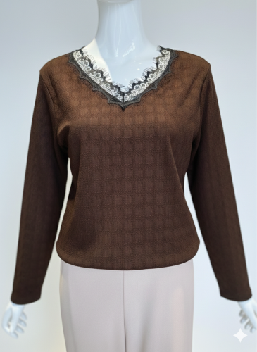 Remera Texturado con Puntilla