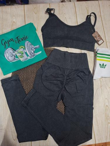 Top Deportivo+ Calza + Remera + Medias - Miniatura 3