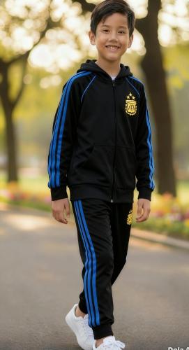 Conjunto Deportivo de Niño - Miniatura 3