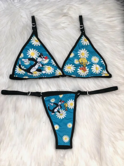 Conjunto Microfibra  Less Personajes Muñequitos