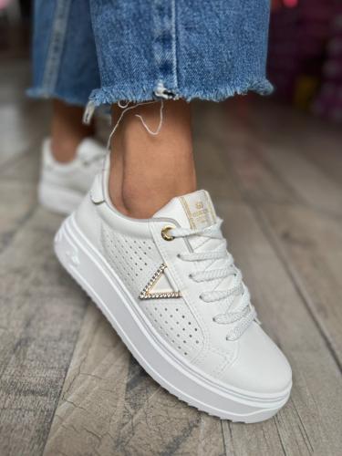 Zapatilla Blanca vía Marte Do Brasil