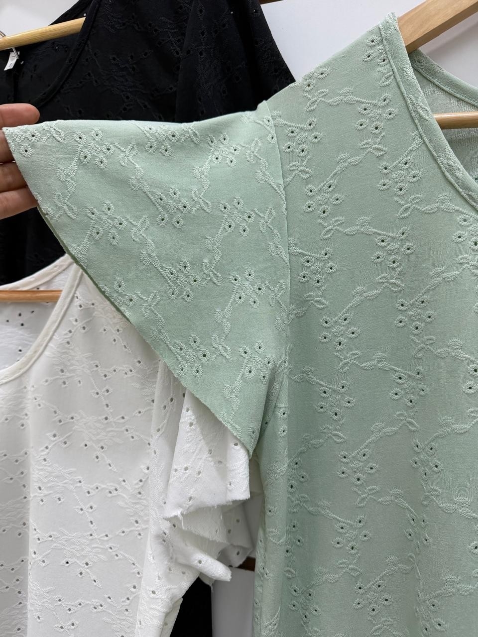 Remeras de Broderie en Talles Especiales - Imagen 4
