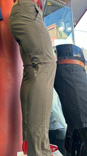 Pantalón Bolsillo Chino Gabardina Elastizada