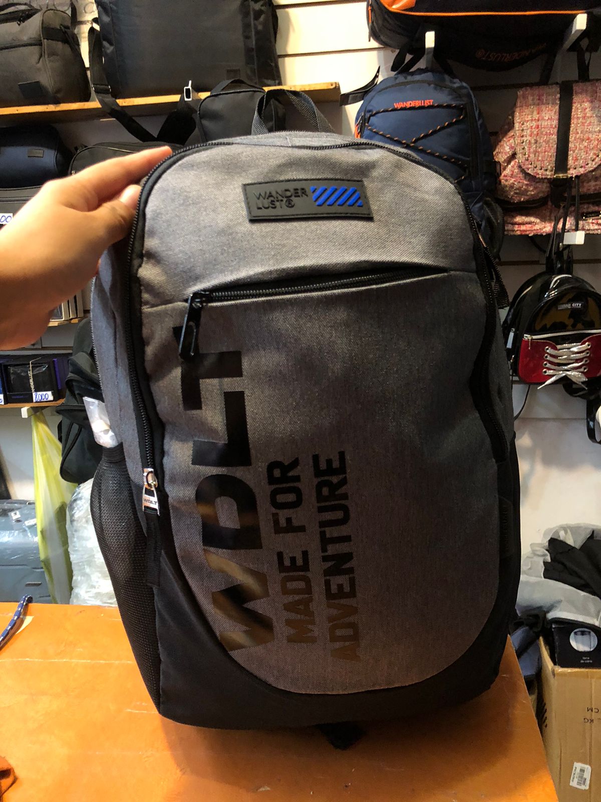Mochila Wanderlust - WhatsApp%20Image%202026-03-07%20at%2011.53.41.jpeg