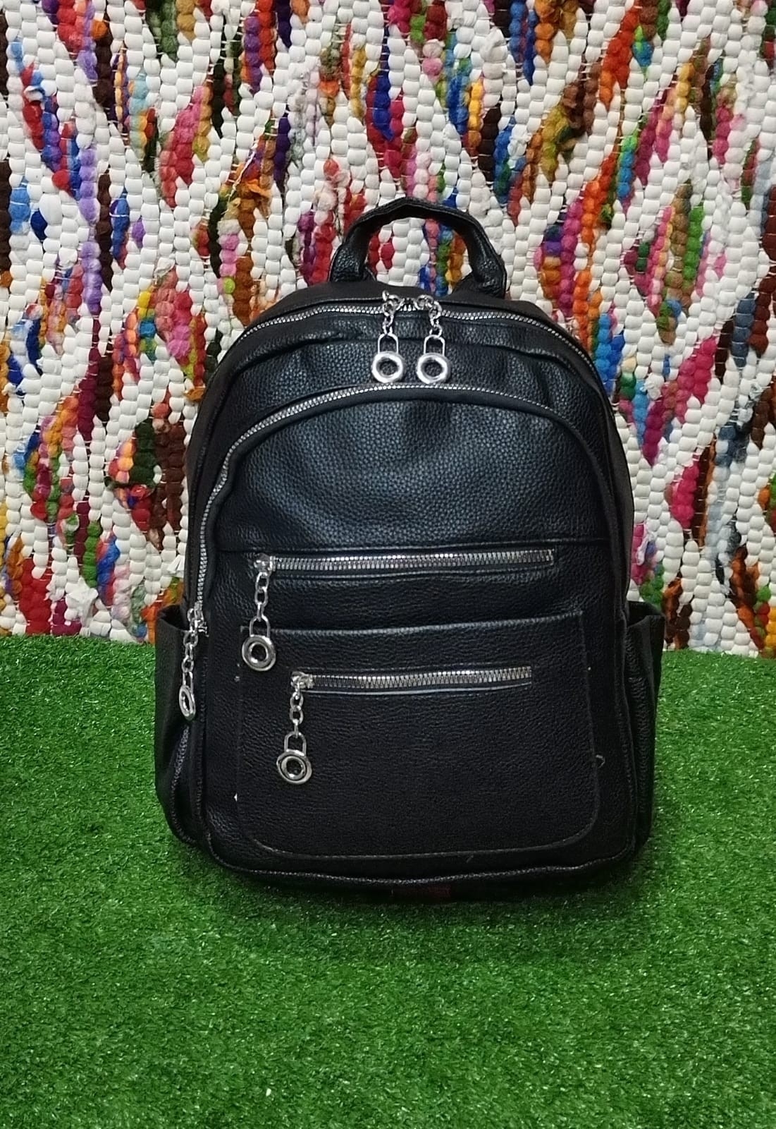Mochila Cuero Pu* *entra una Carpeta A4*
excelente Calidad. - Imagen 2