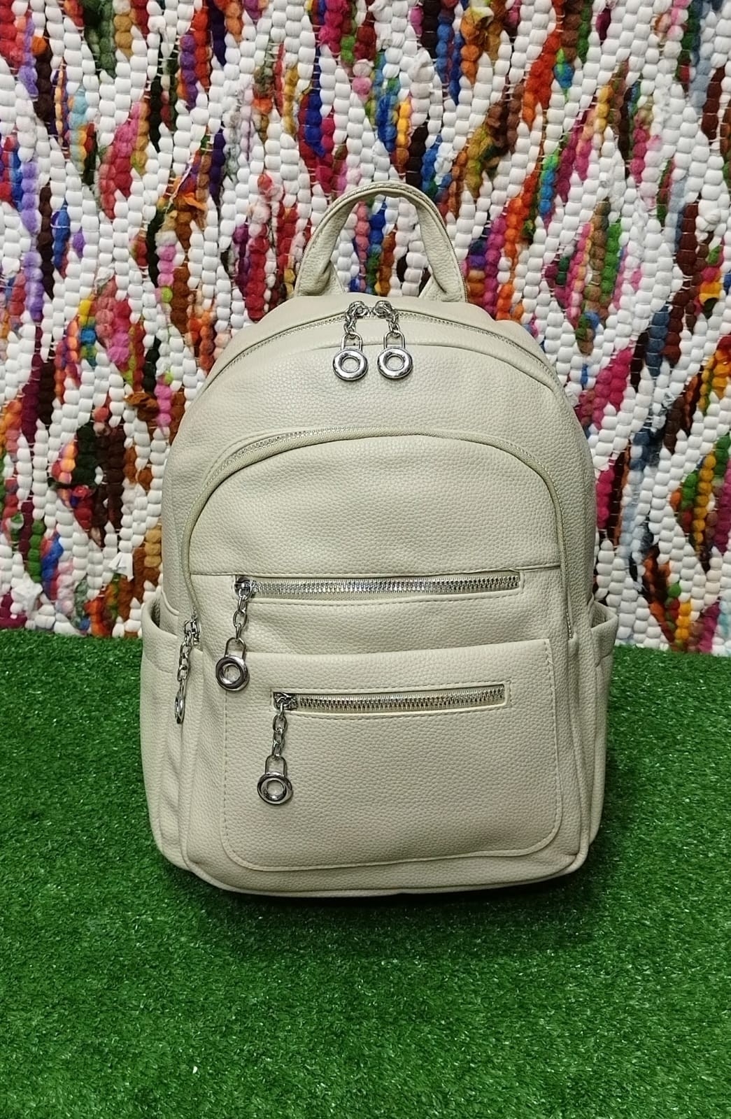 Mochila Cuero Pu* *entra una Carpeta A4*
excelente Calidad. - Imagen 4