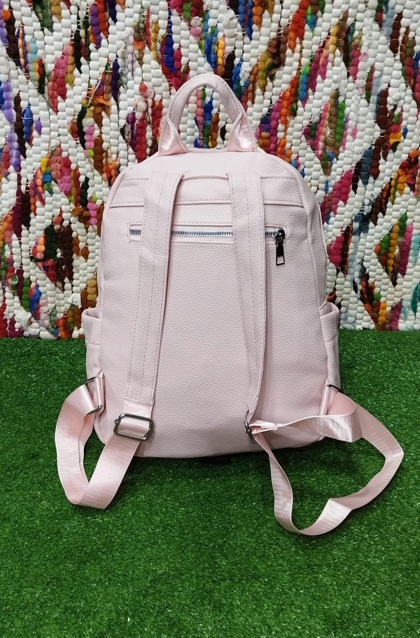 Mochila Cuero Pu* *entra una Carpeta A4*
excelente Calidad. - Imagen 9
