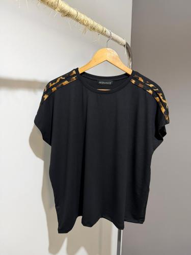 Remeras con Tiras Print Bordadas - Miniatura 2