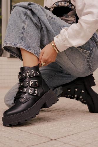 Borcegos con Plataforma Cintos Tachas Hanny 2.0
