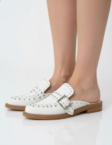 Zueco Mujer Loafer Tachas Plateadas Hebilla Lateral Negro Plano - Miniatura 2