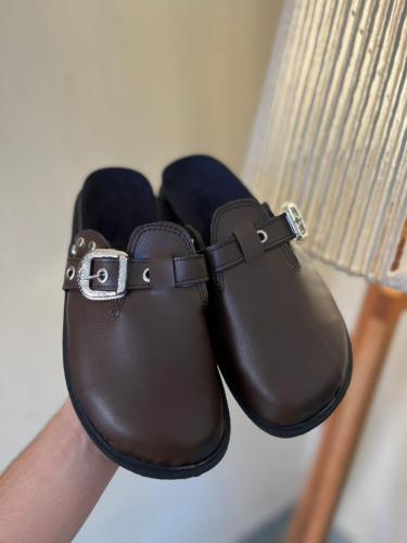 Zueco Mujer Cerrado Hebilla Western Suela Plana Plataforma