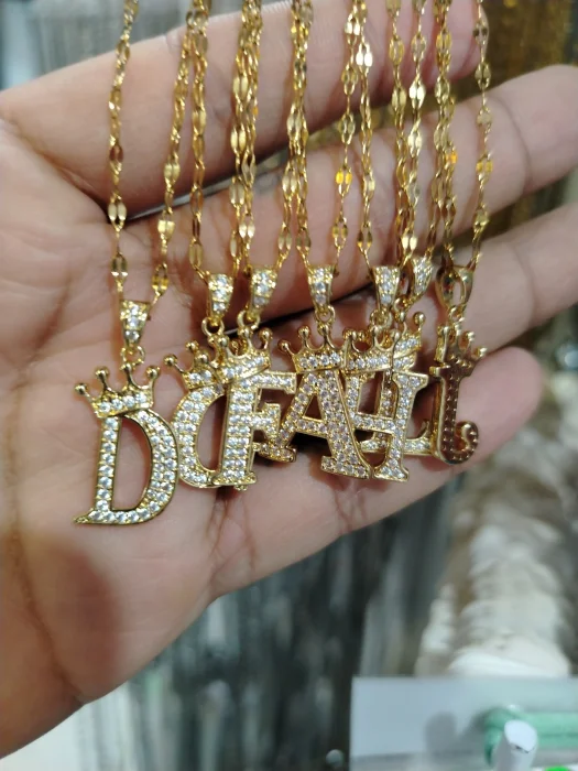 Cadenas con Iniciales