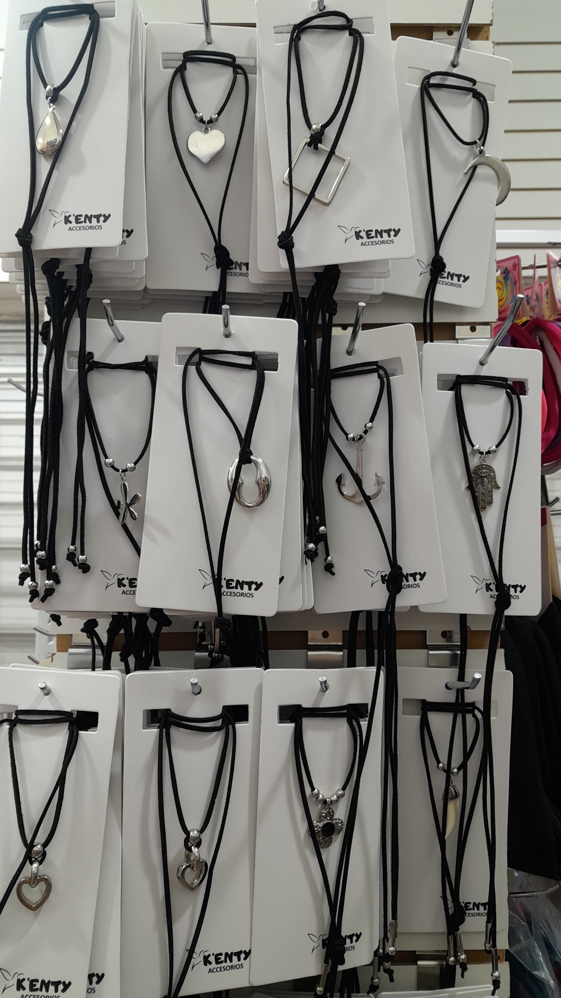 Collar Chocker con Dije - Imagen 3