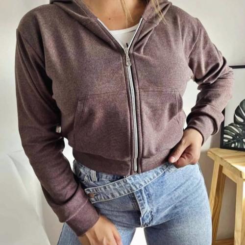 Campera con Capucha y Bolsillo