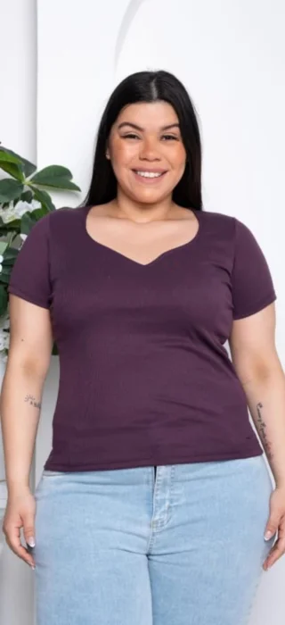 Remera Escote Corazón