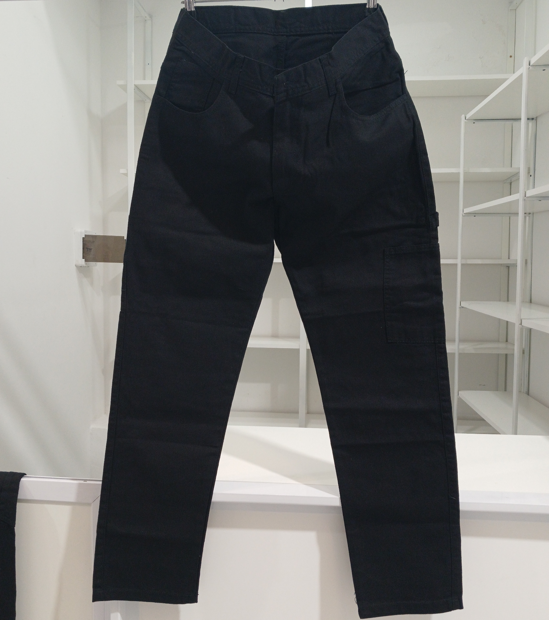 Pantalón Moom Carpintero Negro Azabache y Gris Nevado - Imagen 3