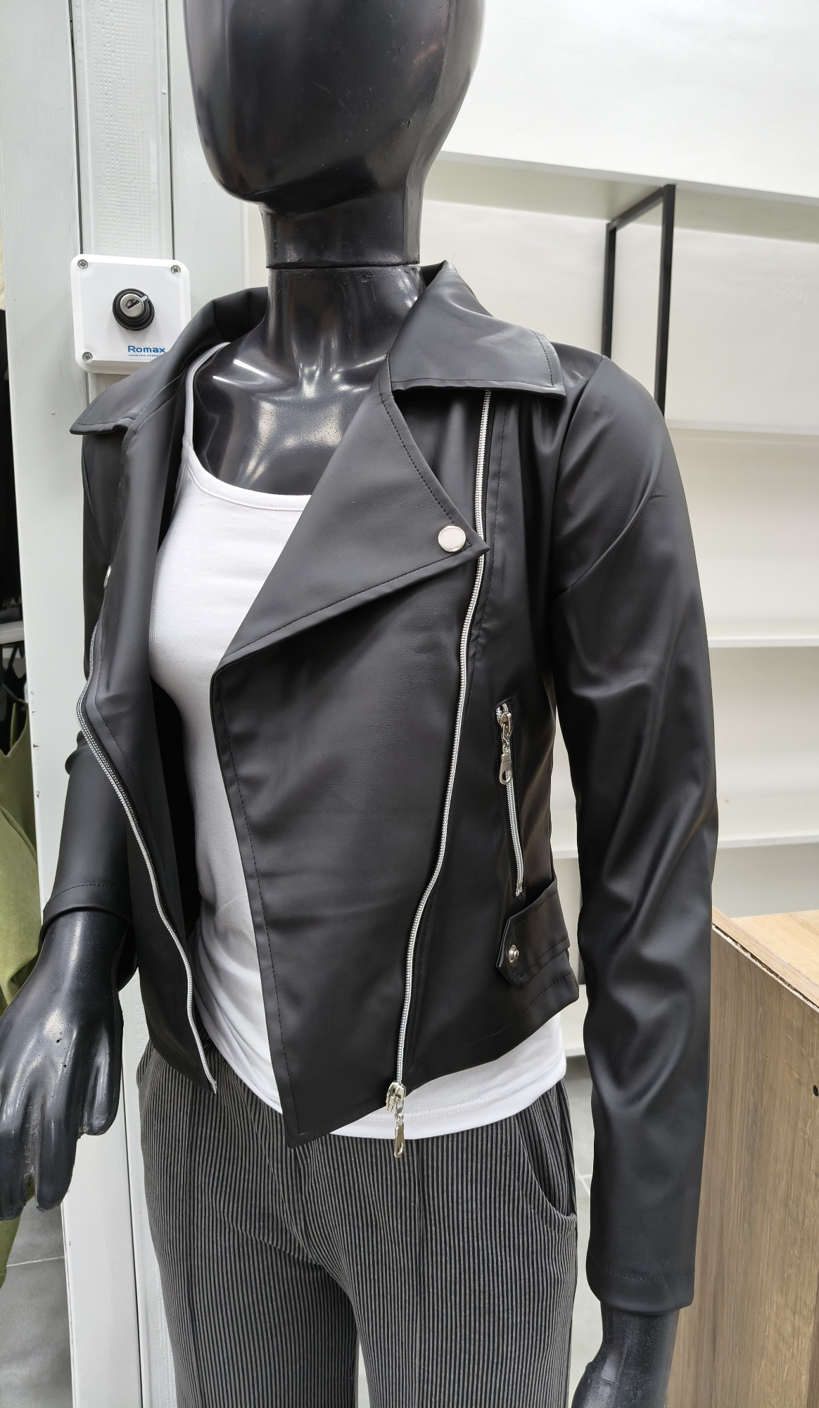 Campera Eco Cuero - Imagen 2