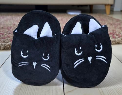 Pantuflon Bordado Kuromi, Zorro Gris, Gatito Negro y Cinnamoroll - Miniatura 4