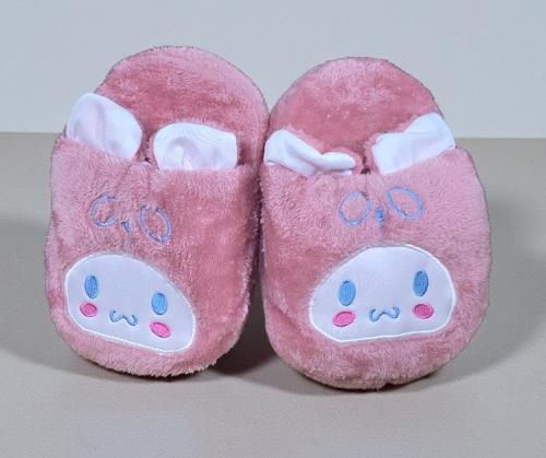 Pantuflon Bordado Kuromi, Zorro Gris, Gatito Negro y Cinnamoroll - Miniatura 5