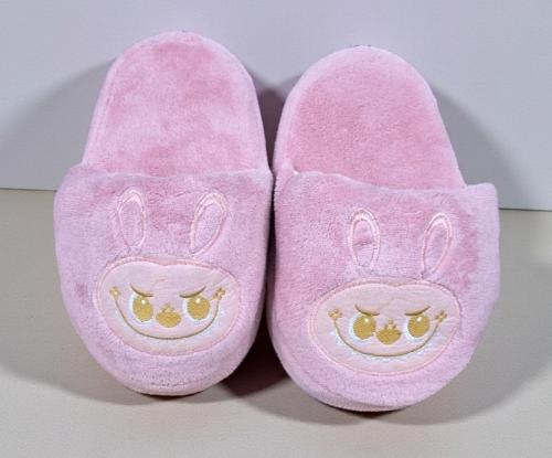 Pantuflon Bordado Labubu Amarillo, Rojo, Celeste y Rosa - Miniatura 3