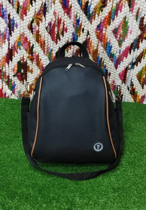 De Mochila Bolso* 
 Cuero Ecológico Excelente Calidad.