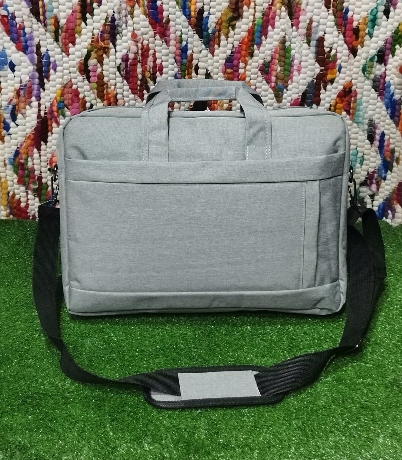 Maletín Porta Laptop*   Impermeable Excelente Calidad 
tira Desmontable. - Imagen 2