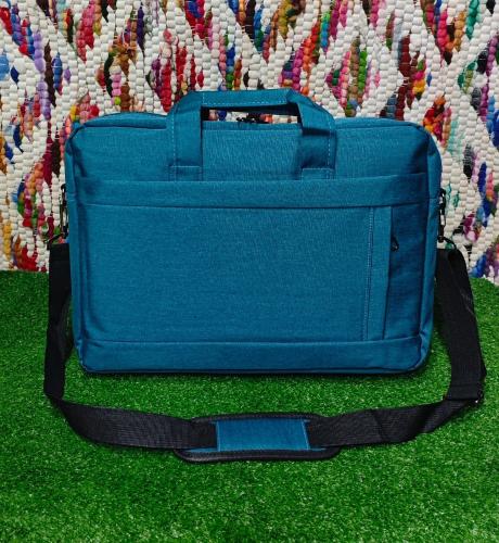 Maletín Porta Laptop*   Impermeable Excelente Calidad 
tira Desmontable.