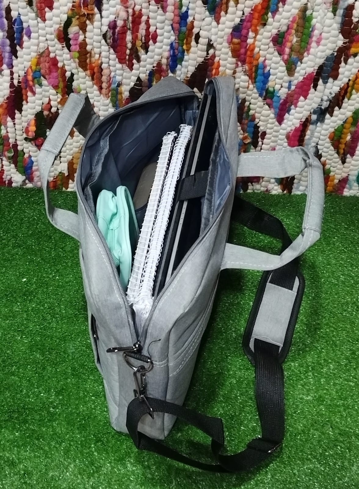 Maletín Porta Laptop*   Impermeable Excelente Calidad 
tira Desmontable. - Imagen 6
