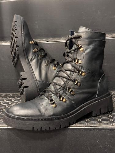 Borcego Poly Cuero Vacuno Cordonera Alpinos Metálicos Bronce Suelas Pegadas y Cosidas - Miniatura 3