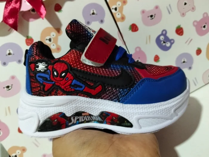 Zapatillas de Araña con Luz
