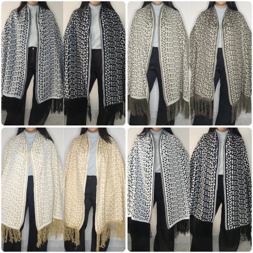Ruanas Reversibles Animal Print
