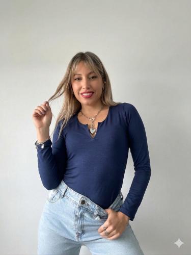 Camiseta Escote Pico - Miniatura 3