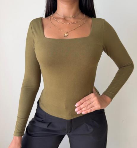 Remera Cuello Cuadrado