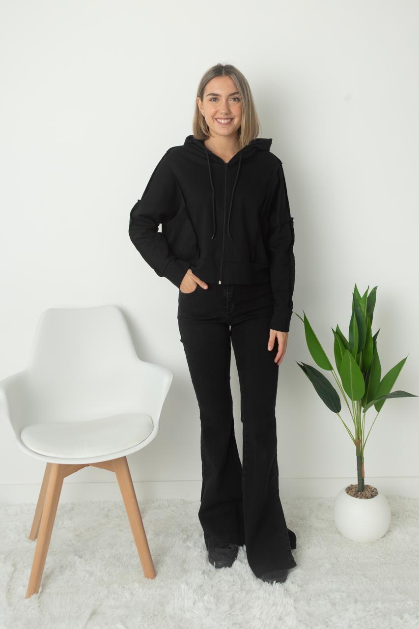 Campera Fati - WhatsApp%20Image%202026-07-24%20at%2011.07.28%20AM.jpeg