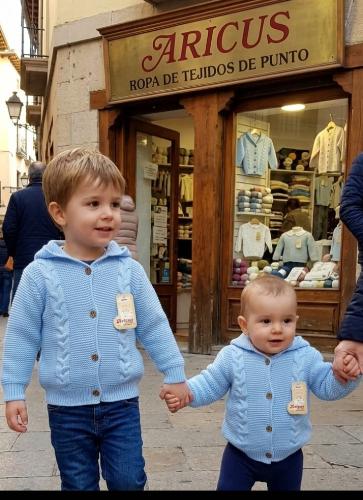 Campera Celeste Tejidas  con Capucha